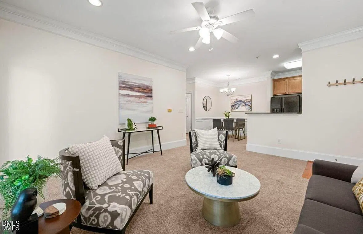 1 bed, 1.5 bath, 806 sqft, $1,975 — Photo 3