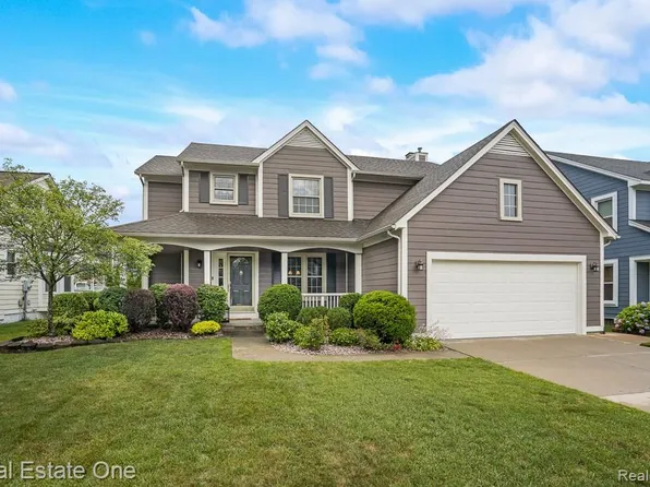 820 Linden Way, Auburn Hills, MI 48326