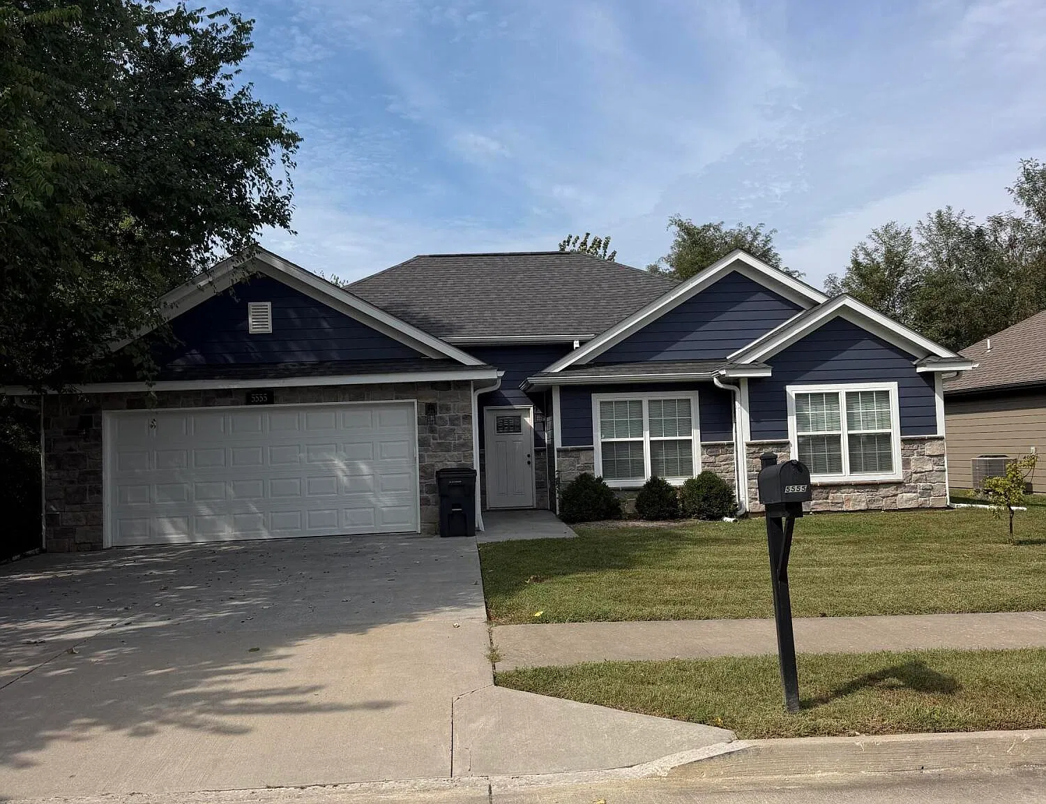 3 bed, 2.0 bath, 1536 sqft, $2,350 — Photo 1