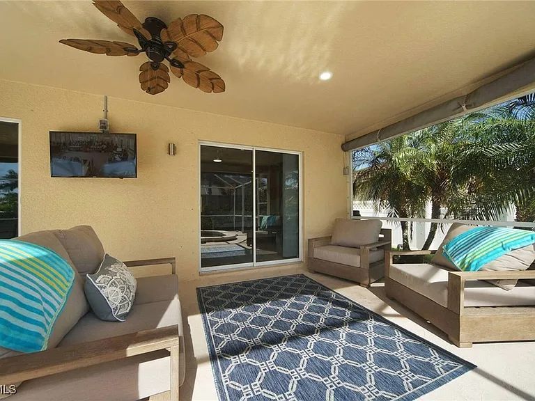 5007 SW 27th Ave — Photo 8