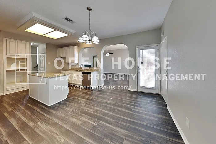 906 Carnegie Ct — Photo 8
