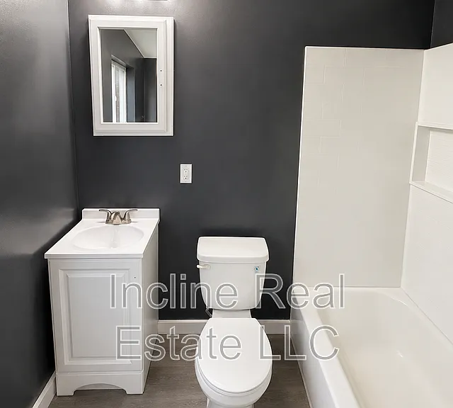 1133 Maryland Ave #4 — Photo 6