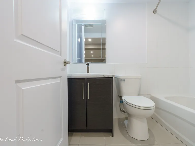 735 Lasalle Blvd — Photo 4