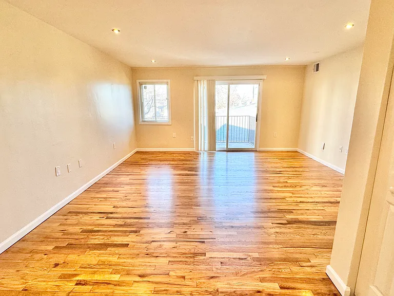 5212 E St SE #20 — Photo 9