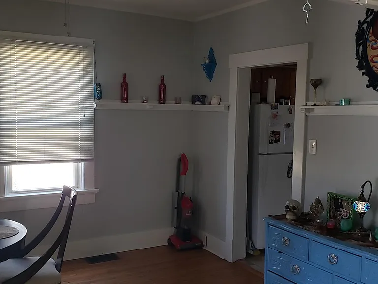 402 Springer Ave — Photo 8