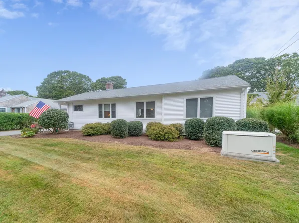 32 Lake Leaman Road, Falmouth, MA 02540