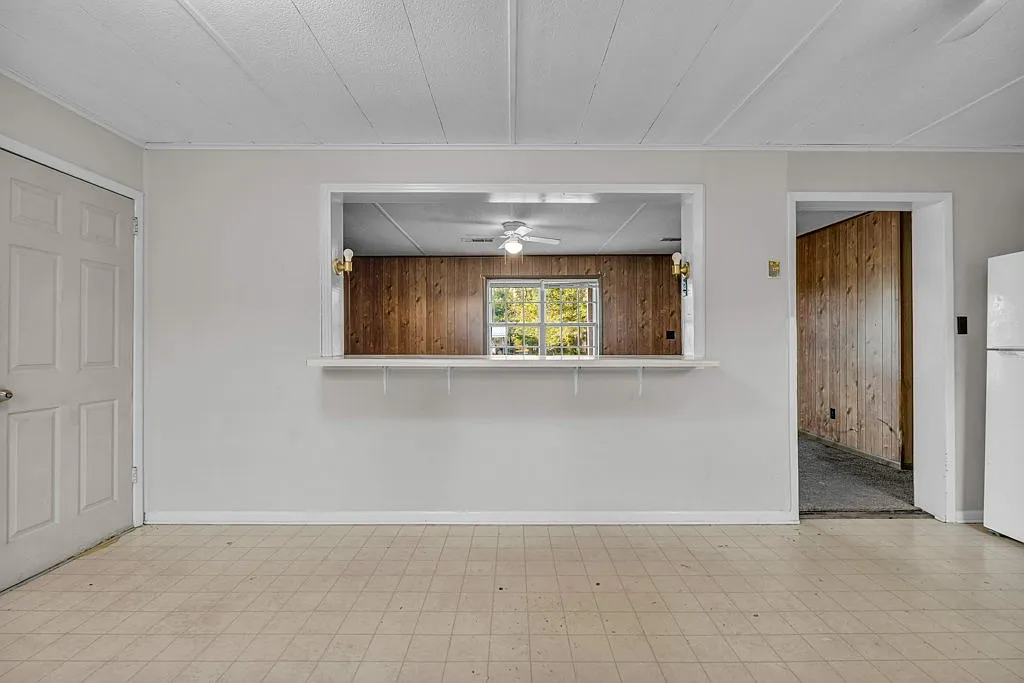 3 bed, 1317 sqft, $1,195 — Photo 4