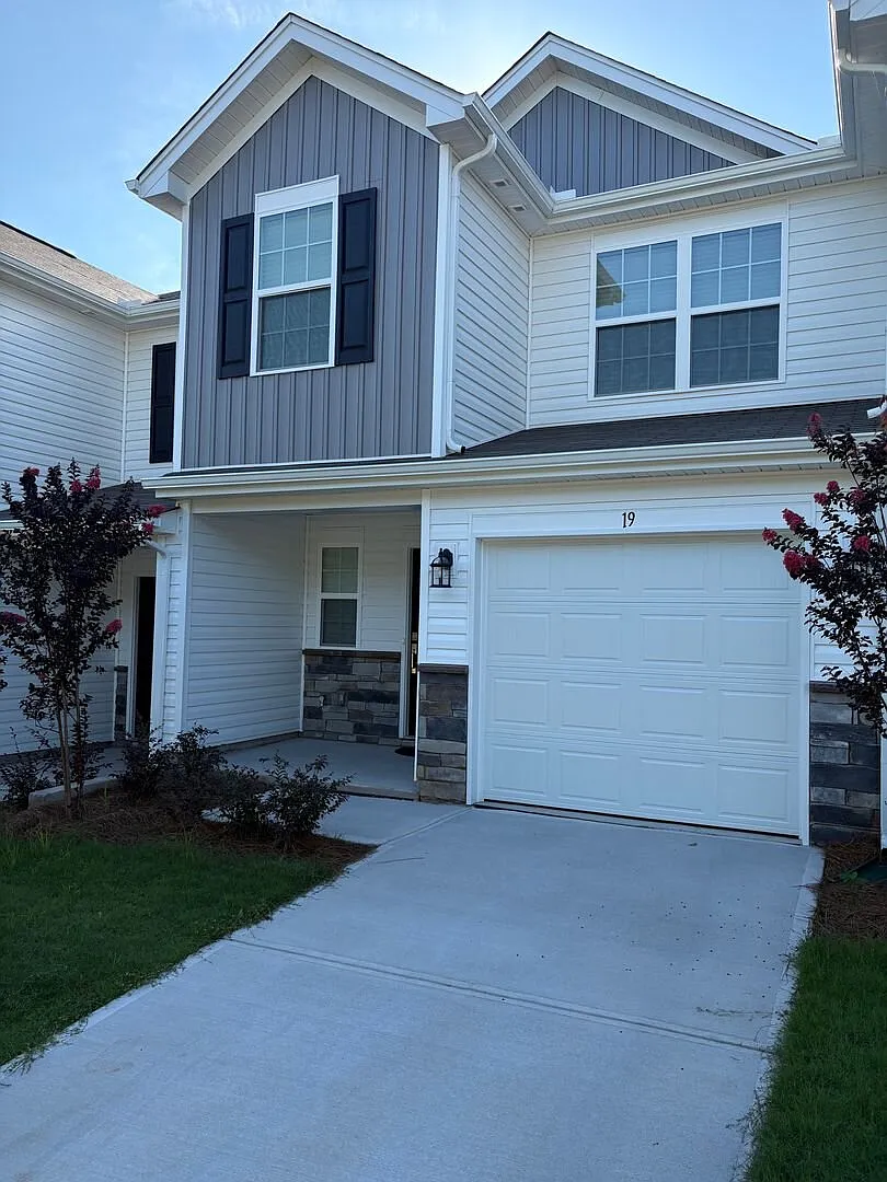 New Construction Townhome Near Reid School Road 3 Bedroom 2 Bath — Photo 1