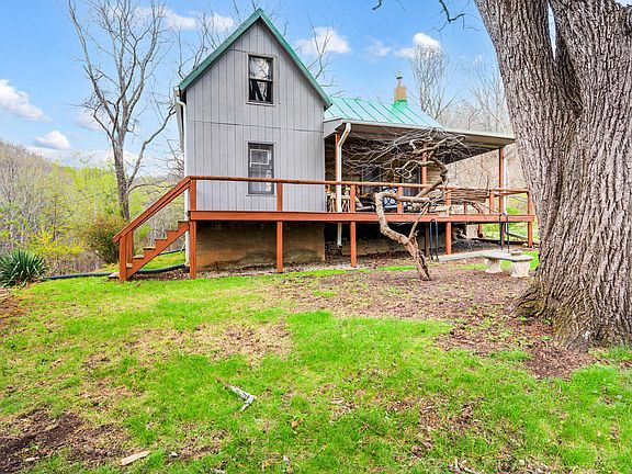 5th image of 1374 Moccasin Rd