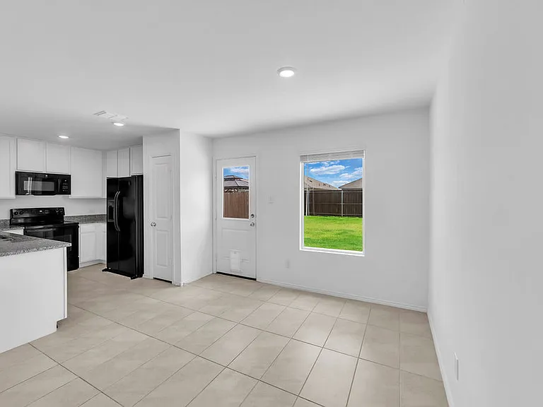 319 Ashbrook Way — Photo 11
