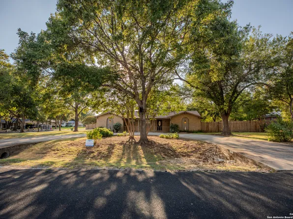 13303 Flying W Trl, Helotes, TX 78023