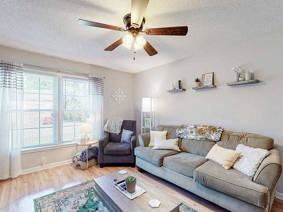 3rd image of 723 Holder Dr