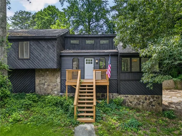 5169 Rockbridge Dr, Stone Mountain, GA 30087