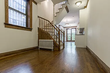 Rented by Dixon Advisory USA Inc.