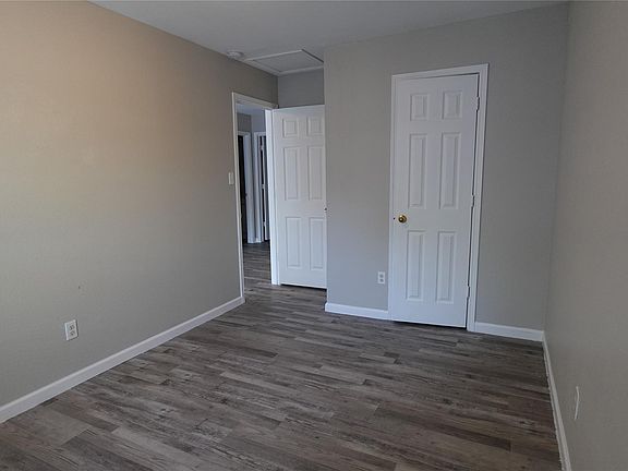 3rd image of 7806 Beckley St Ste B