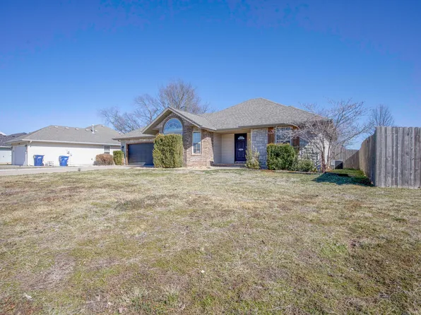 820 S Quade Road S, Springfield, MO 65802