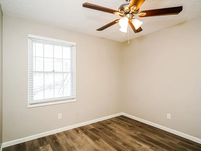 532 Hunters Trl — Photo 11