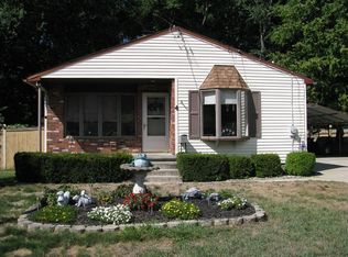 4 Manola St, Chicopee, MA 01020