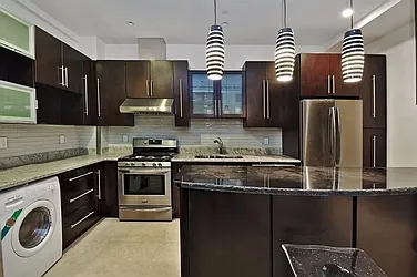 Rented by Peter Meskouris LREB