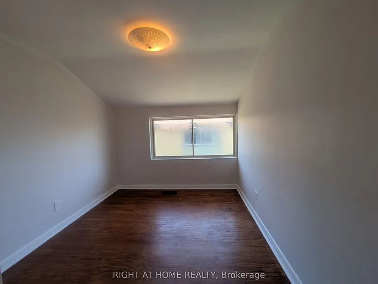 740 Stone St — Photo 7