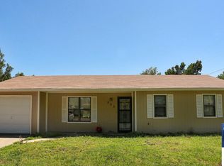 825 Pottawatomie Ave, Manhattan, KS 66502