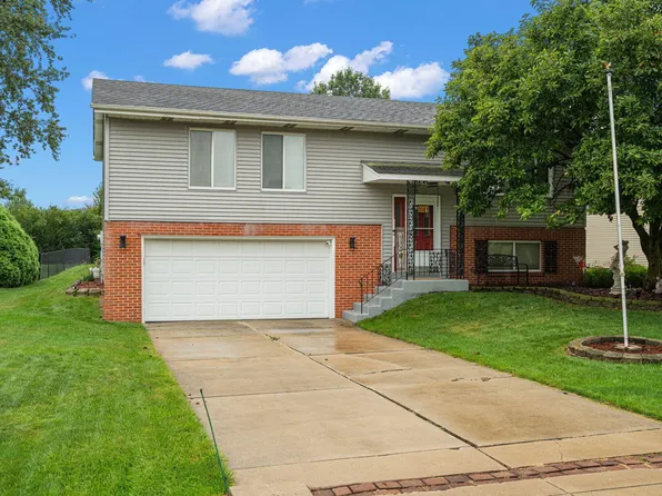 3081 Parkwood Pl, Crown Point, IN 46307