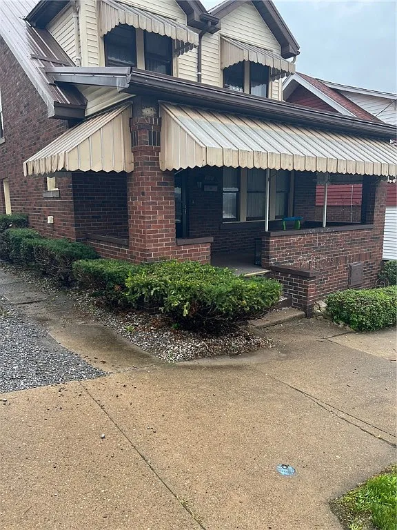 912 Western St photo 1