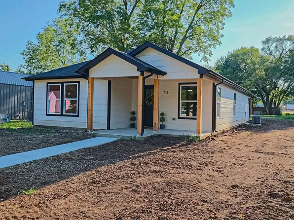 711 N Washington St, El Dorado, KS 67042