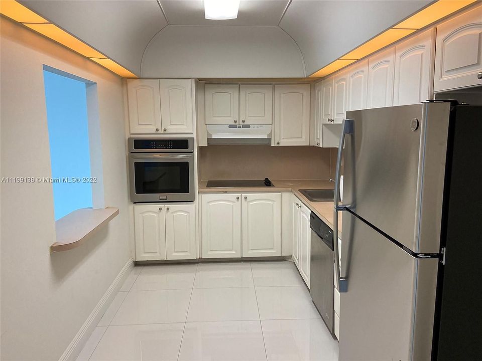 1st image of 19390 Collins Ave APT 206