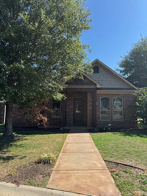 1225 Turnberry Dr
