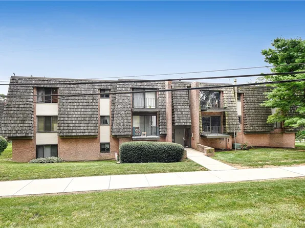 331 Forest Green Dr, Coraopolis, PA 15108