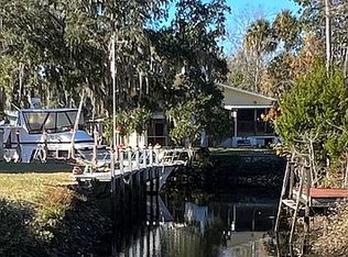 16521 W River Rd, Inglis, FL 34449