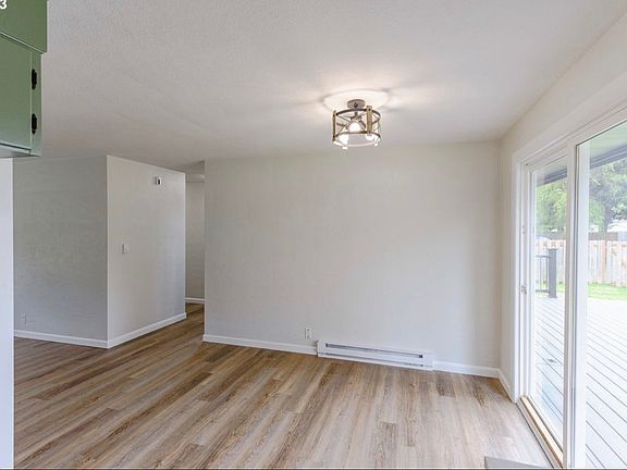 4th image of 886 Newmark St