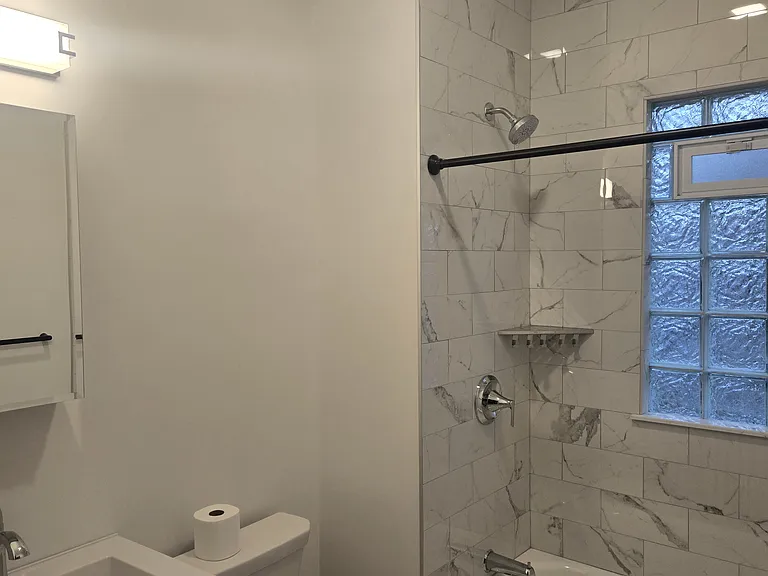 2425 Niagara St #2 — Photo 6