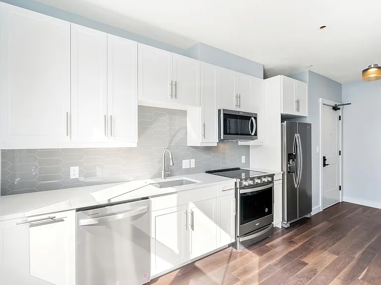 134 Babcock St #302 — Photo 3