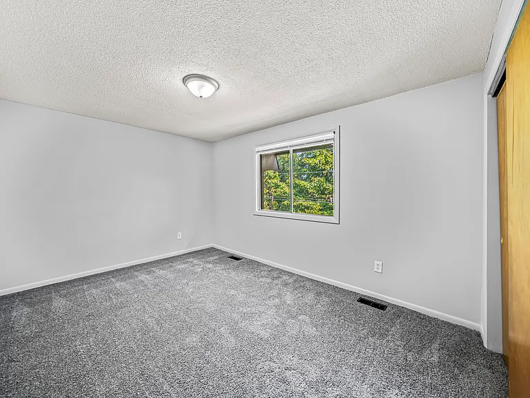 Heatherstone Apartments — Photo 61