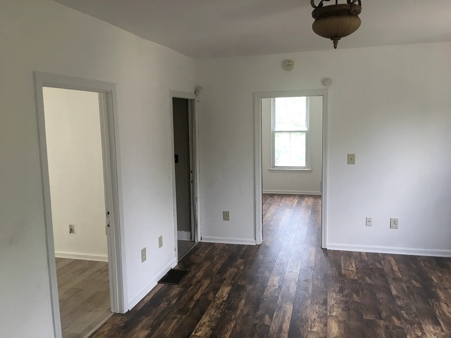 5 bed, 1750 sqft, $3,000 — Photo 3