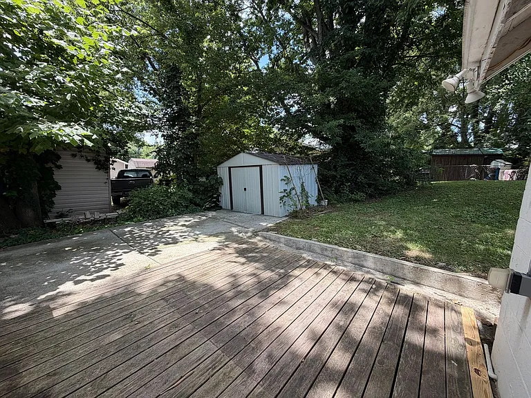 206 Olive St — Photo 14