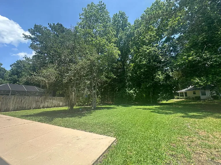 572 Redberry Ln — Photo 34