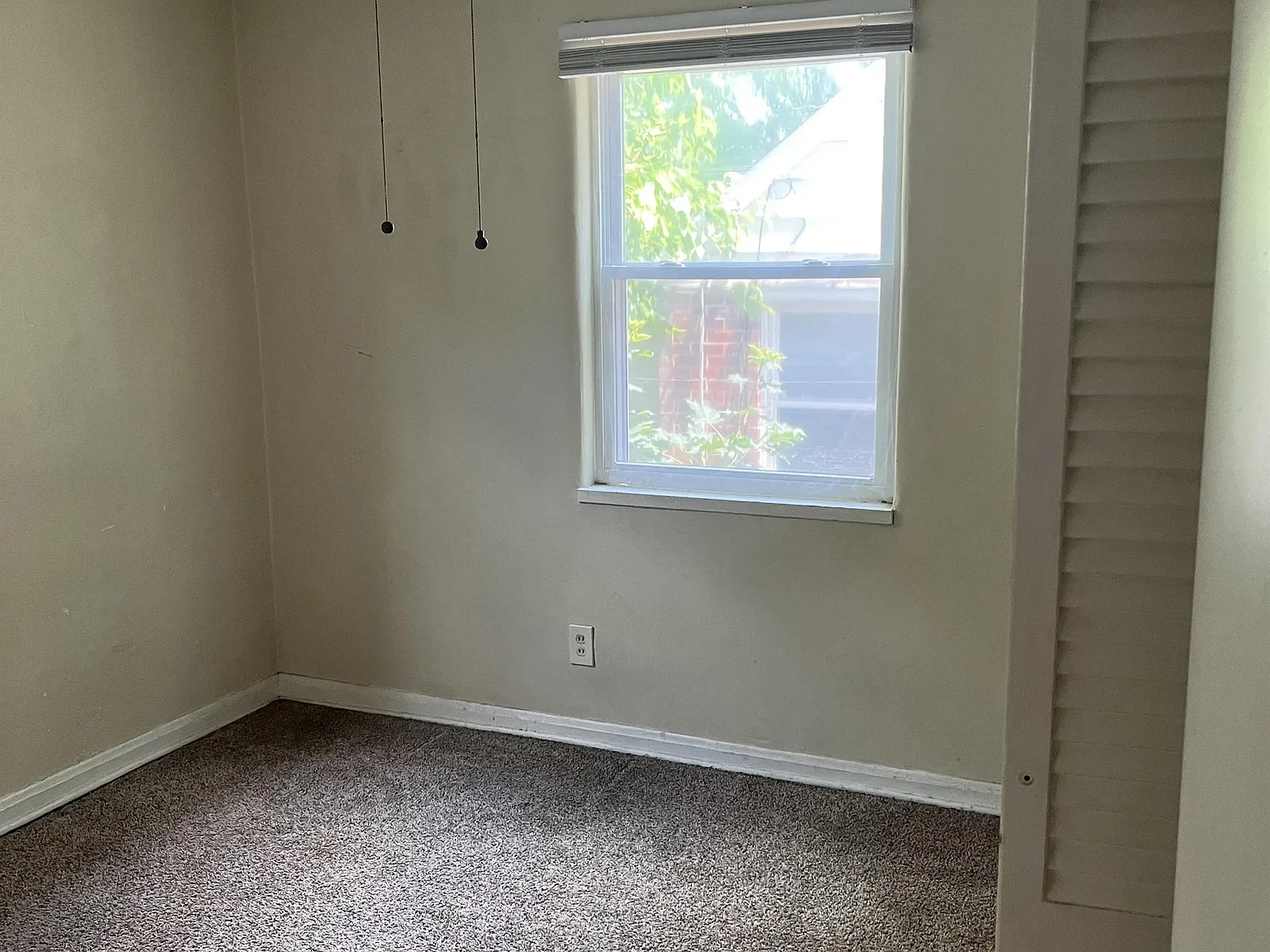 327 Wampler Avenue - - — Photo 3