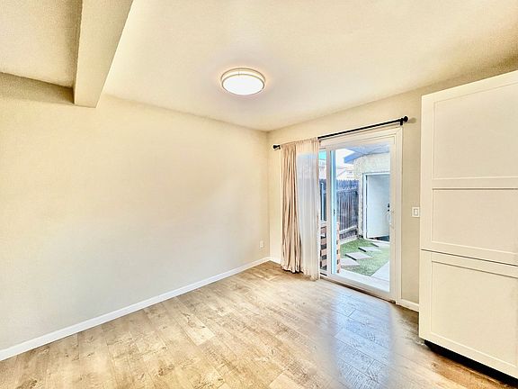 3rd image of 740 N Mollison Ave Unit A