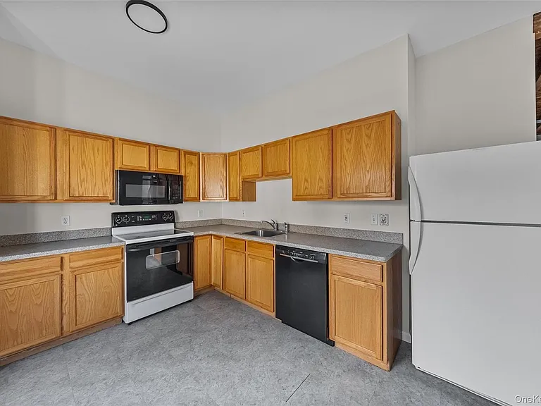 1-18 Willow Way #7 — Photo 9