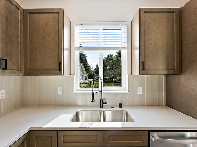 8511 Woodlawn Ave SW — Photo 18