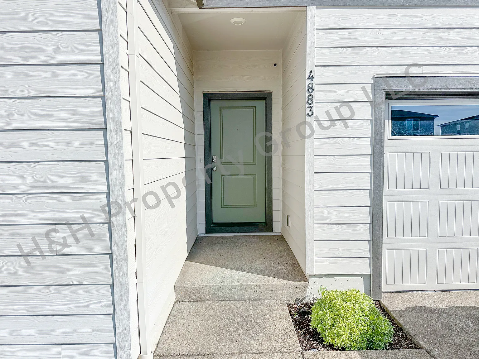 4 bed, 1797 sqft, $2,795 — Photo 2