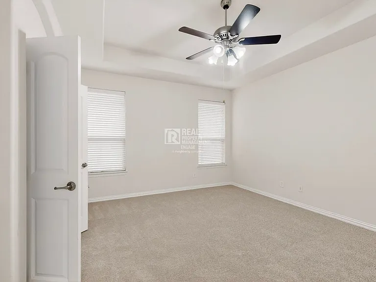 963 Cougar Dr — Photo 25