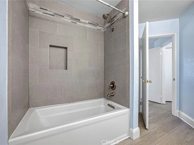 26201 Sunnyglen Ave — Photo 15