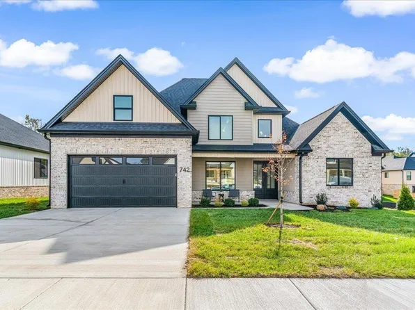 742 Azalea Ln, Versailles, KY 40383