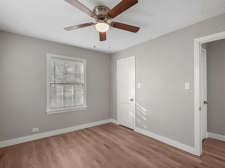 1330 Leaman Ave — Photo 16