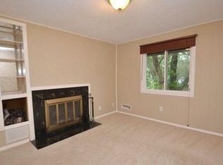 10225 Valley Forge Ln N, Maple Grove, MN 55369