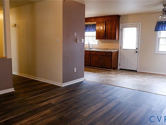 3rd image of 4524 Twelveoaks Rd